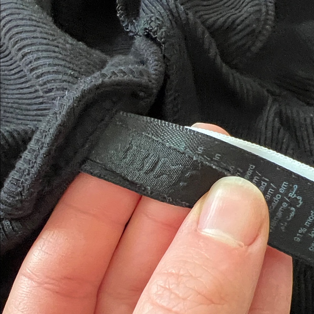 SKIMS Black Pajama Set (Small) - Picture 2 of 7